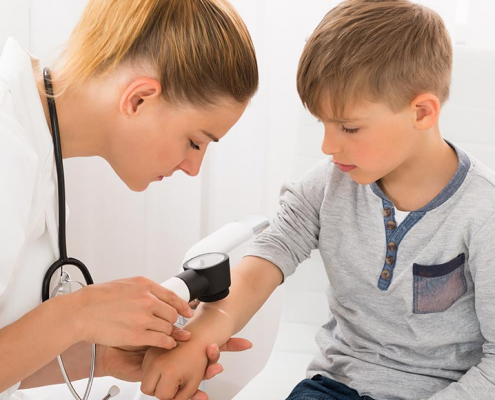 Manejo de la anafilaxia a largo plazo en niños: recomendaciones de la guía WAO