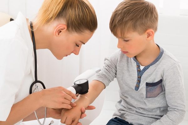 Manejo de la anafilaxia a largo plazo en niños: recomendaciones de la guía WAO