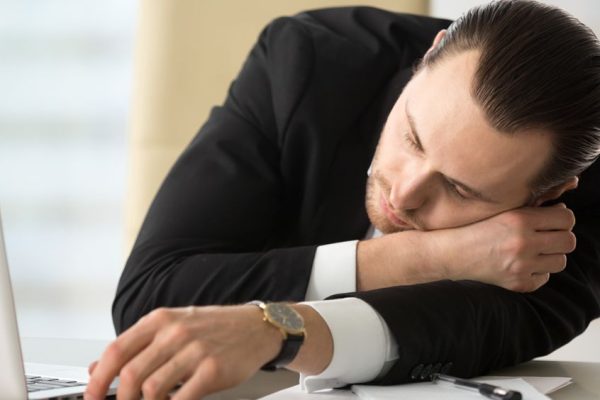 uno-de-los-principales-sintomas-de-la-narcolepsia-es-la-excesiva-somnolencia-durante-el-dia